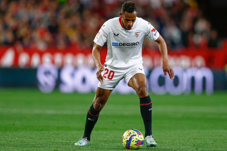 膝蓋軟骨磨損終結(jié)職業(yè)生涯 38歲前曼城中場費(fèi)爾南多掛靴