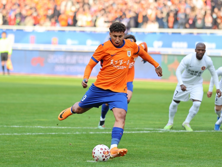 泰山前五輪9分低于預(yù)期 韓鵬戰(zhàn)術(shù)調(diào)整與傷病潮成焦點(diǎn)