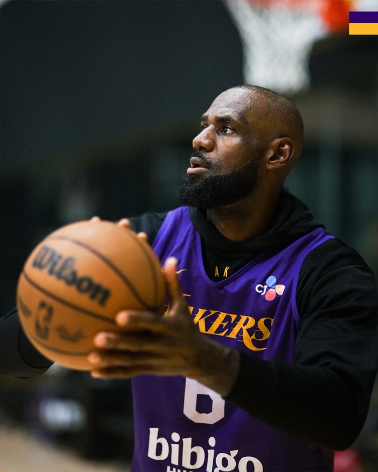 湖人備戰(zhàn)火箭G2 官推發(fā)布訓(xùn)練圖集