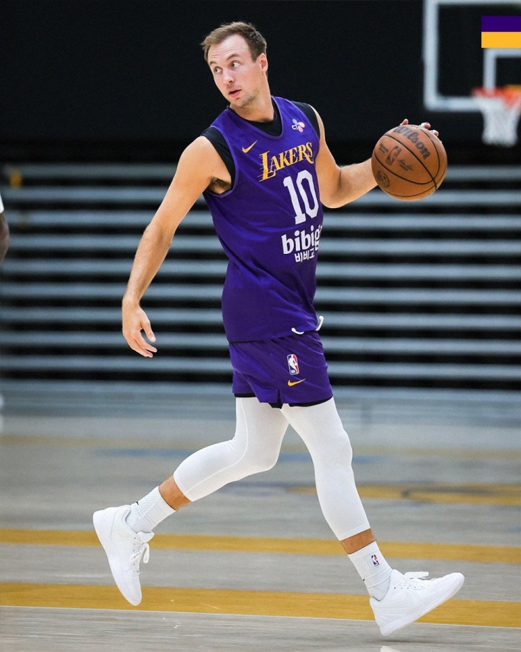 湖人備戰(zhàn)火箭G2 官推發(fā)布訓(xùn)練圖集