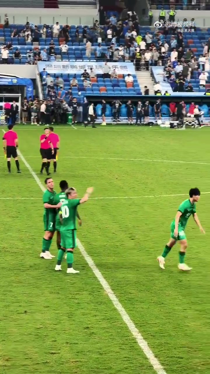 賽后沖突：張稀哲拉走隊(duì)友，姜至鵬安撫深圳球迷