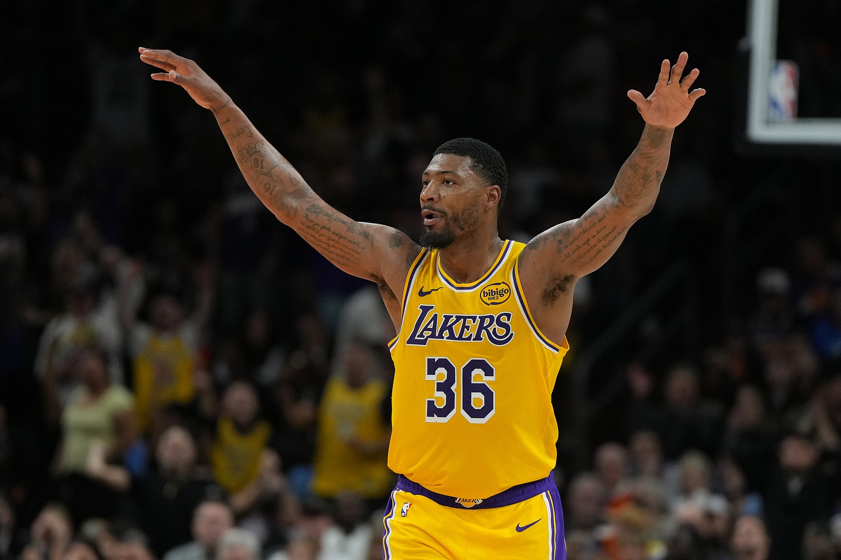 雷迪克點(diǎn)出湖人隱形財(cái)富 斯瑪特艾頓經(jīng)慣高壓時(shí)刻