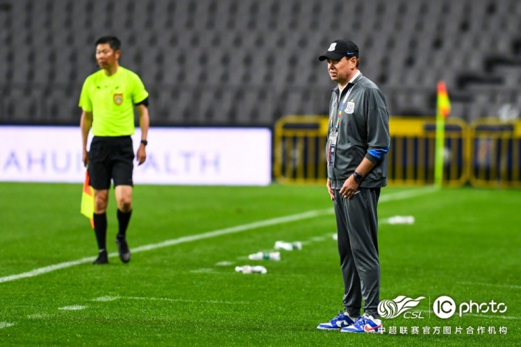 斯盧茨基中場(chǎng)強(qiáng)調(diào)意志品質(zhì) 申花下半場(chǎng)發(fā)力擊退海牛