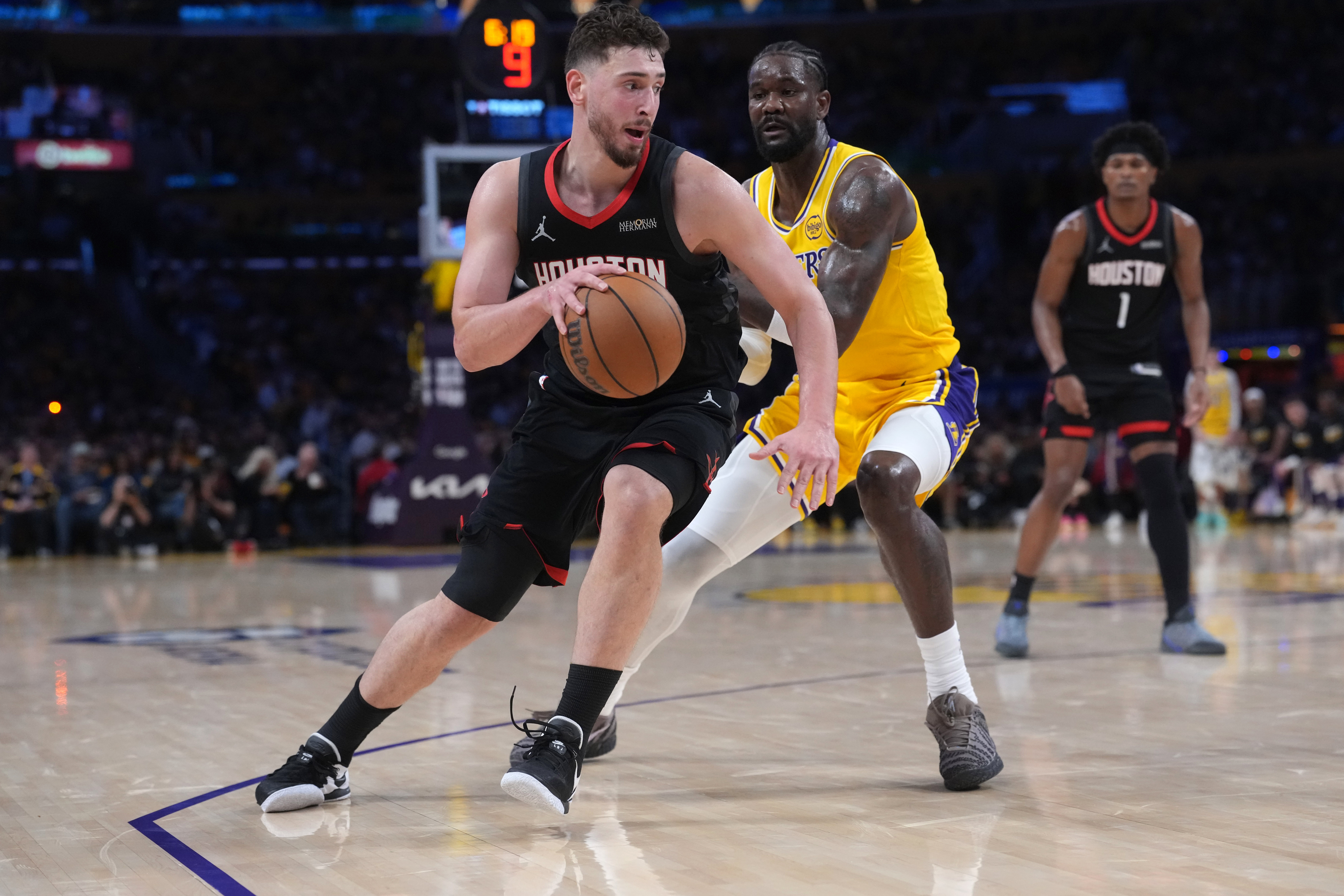 申京季后賽效率驟降 對艾頓命中率從常規(guī)賽90%跌至36%