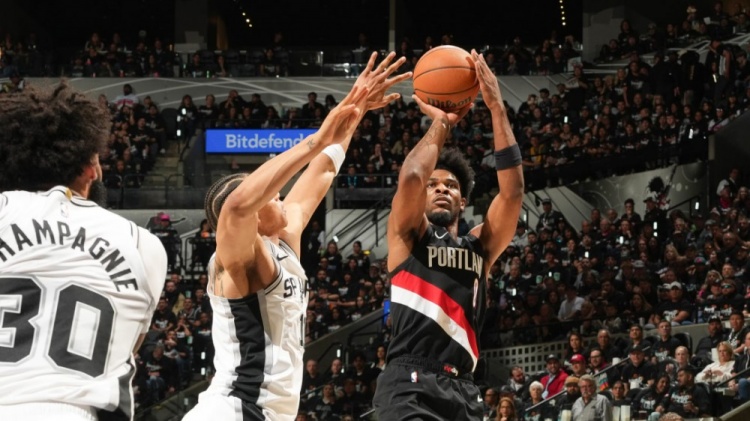 烏度卡夾擊詹姆斯反成杜蘭特噩夢，火箭兩戰(zhàn)暴露致命短板