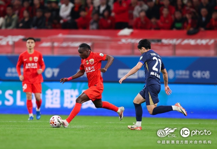 海港主場(chǎng)4-0完勝三鎮(zhèn)，安佩姆首球+劉祝潤(rùn)傳射