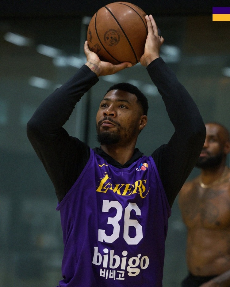 詹姆斯、里夫斯領(lǐng)銜湖人賽前合練 紫金軍團(tuán)3-1手握賽點(diǎn)