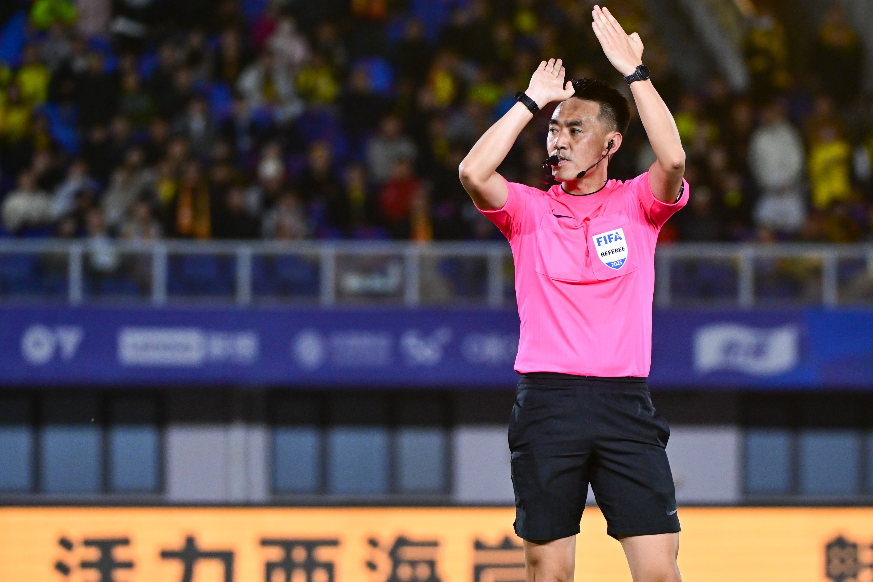 中國裁判組再獲亞足聯(lián)重用，杜健鑫、湯朝入選U17亞洲杯執(zhí)法名單