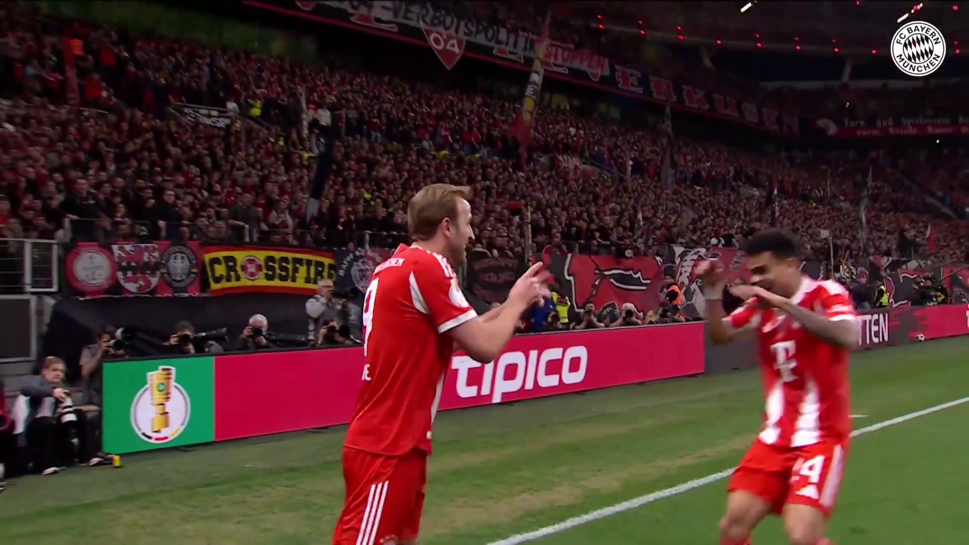 拜仁先下一城！凱恩中路包抄停球打門得手！穆西亞拉送助攻！