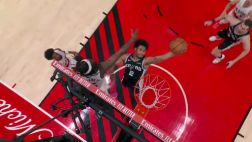 [哈珀隔扣]勁爆身體素質！哈珀甩開亨德森炸裂滯空隔扣羅威