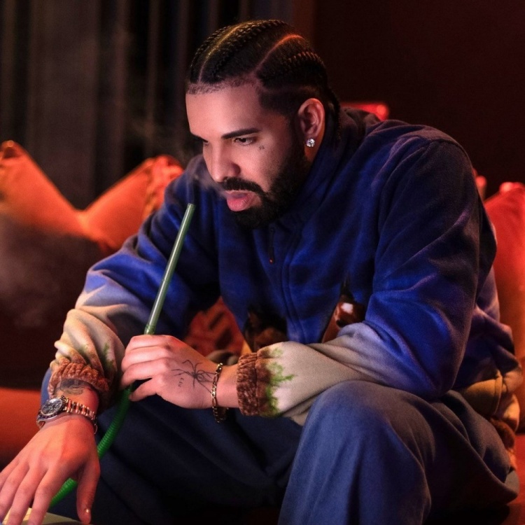 Drake新歌炮轟詹姆斯：靠換隊成就生涯，稱自己才是真男人