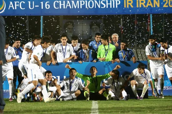 9人作戰(zhàn)2-0勝沙特，烏茲別克U17亞洲杯奪冠，三年三線突破青訓(xùn)成果