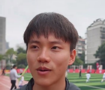 U17國(guó)腳徐正鵬：力爭(zhēng)早日完成中超首秀，大學(xué)目標(biāo)華科